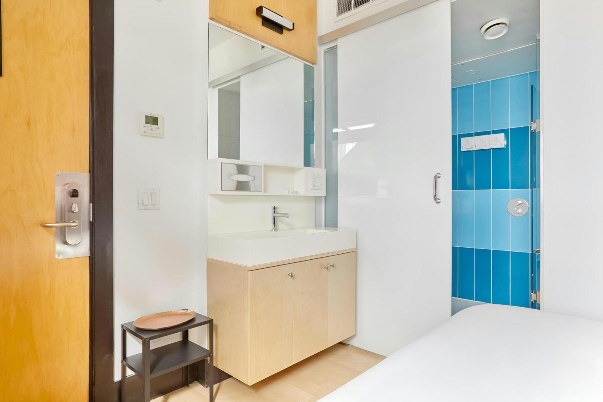 The Beverley Hotel Queen West, Sonder By Marriott Bonvoy Hotel Toronto